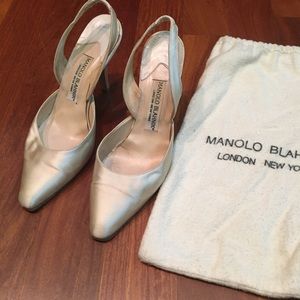 Ivory silk vintage Manolo slingbacks, sz 7.5-8